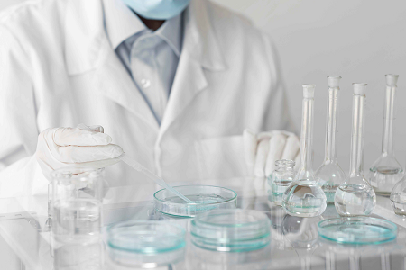Fľaše na kultiváciu krvi na automatizované mikrobiologické testovanie